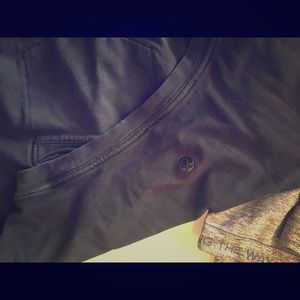 2 Men’s Large long sleeved Lululemon shirts.